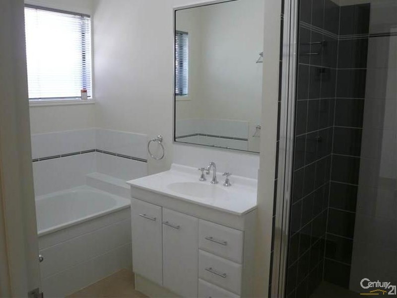 Bohle Plains QLD 4817