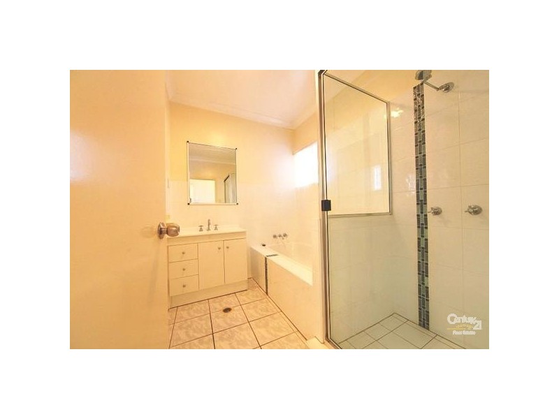 411 Charles Street, Kirwan QLD 4817