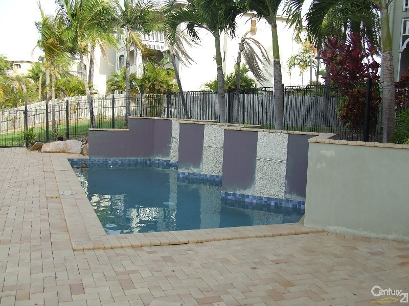 U4/12-14 Martinez Avenue, West End QLD 4810