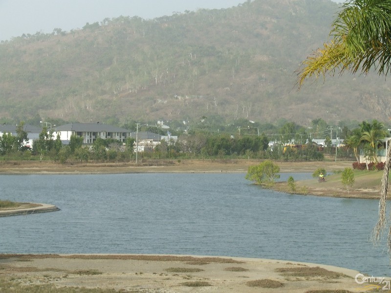 U4/12-14 Martinez Avenue, West End QLD 4810