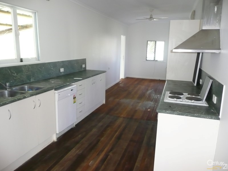 8 Sunderland Street, Garbutt QLD 4814