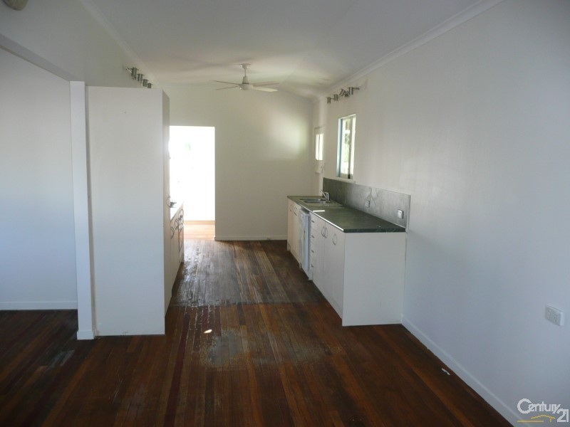 8 Sunderland Street, Garbutt QLD 4814