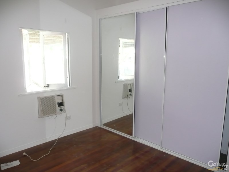 8 Sunderland Street, Garbutt QLD 4814