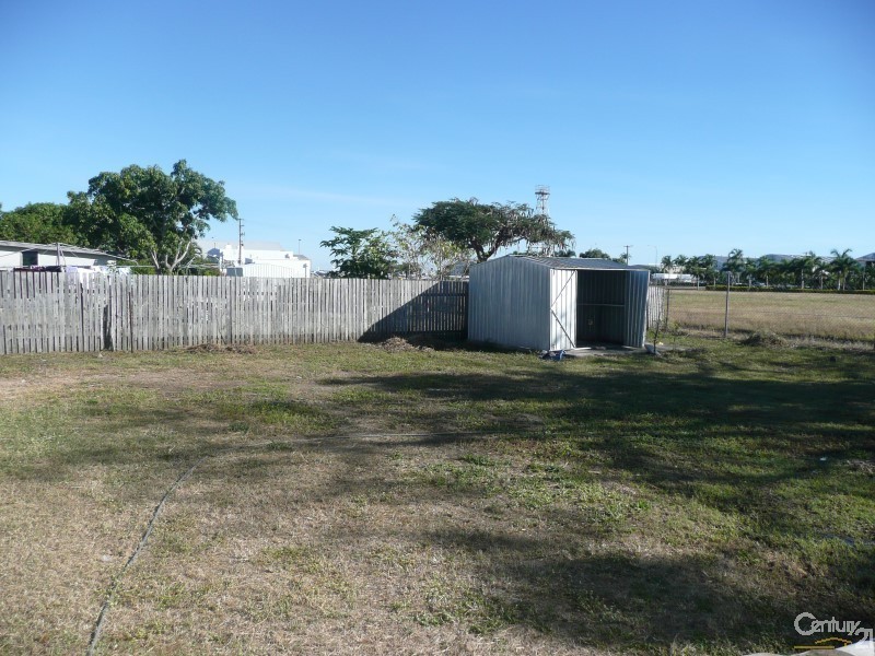 8 Sunderland Street, Garbutt QLD 4814