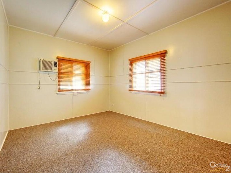 33 Edwards Street, West End QLD 4810