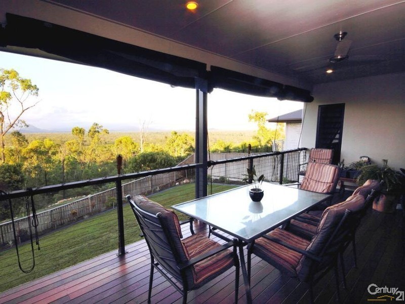 121 Goicoechea Drive, Bushland Beach QLD 4818