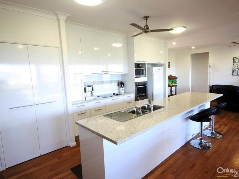 121 Goicoechea Drive, Bushland Beach QLD 4818