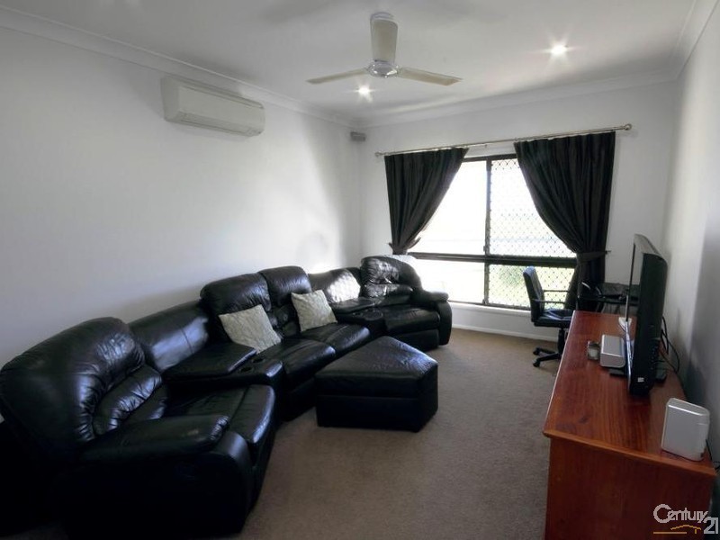 121 Goicoechea Drive, Bushland Beach QLD 4818