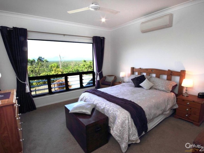 121 Goicoechea Drive, Bushland Beach QLD 4818