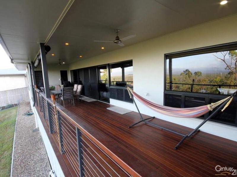 121 Goicoechea Drive, Bushland Beach QLD 4818