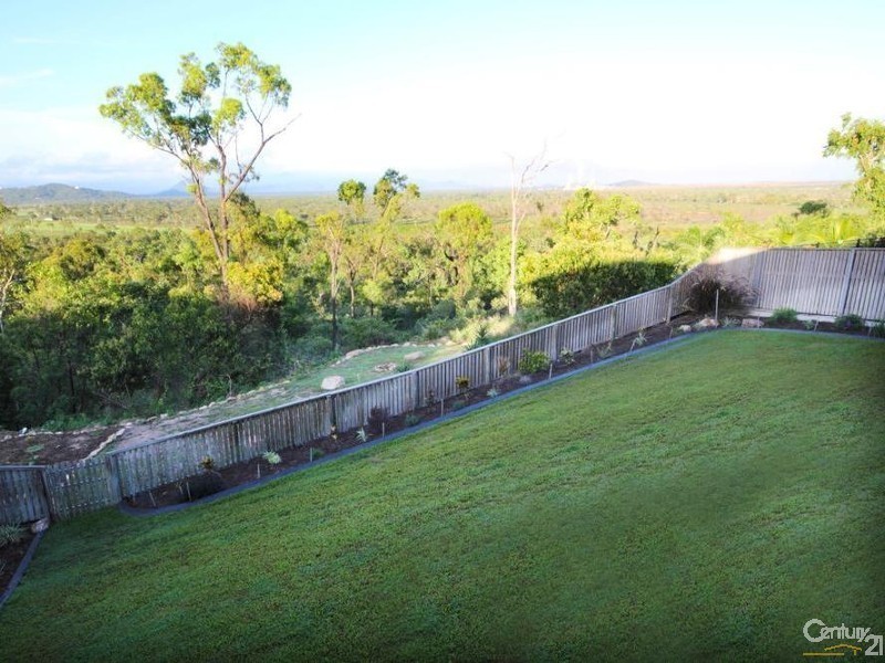 121 Goicoechea Drive, Bushland Beach QLD 4818
