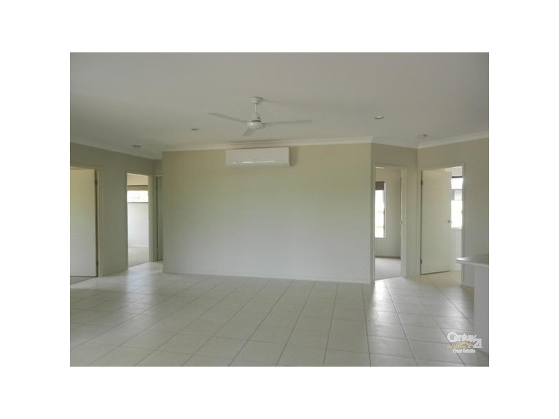 27 Kirrama Court, Bushland Beach QLD 4818