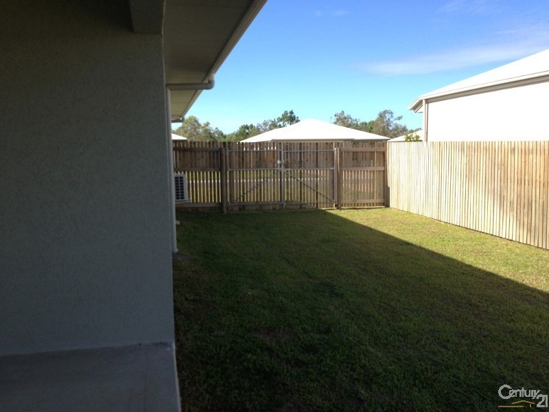 27 Kirrama Court, Bushland Beach QLD 4818