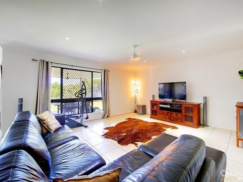 39 Anchorage, Bushland Beach QLD 4818