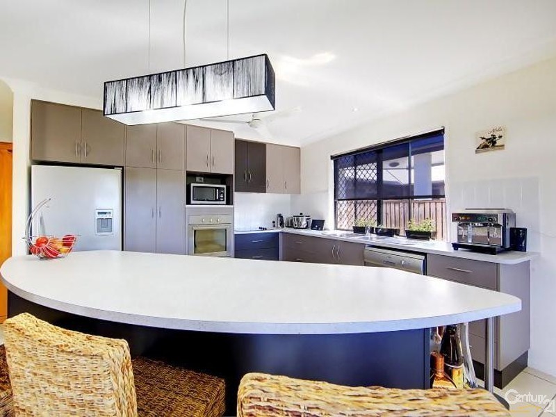 39 Anchorage, Bushland Beach QLD 4818