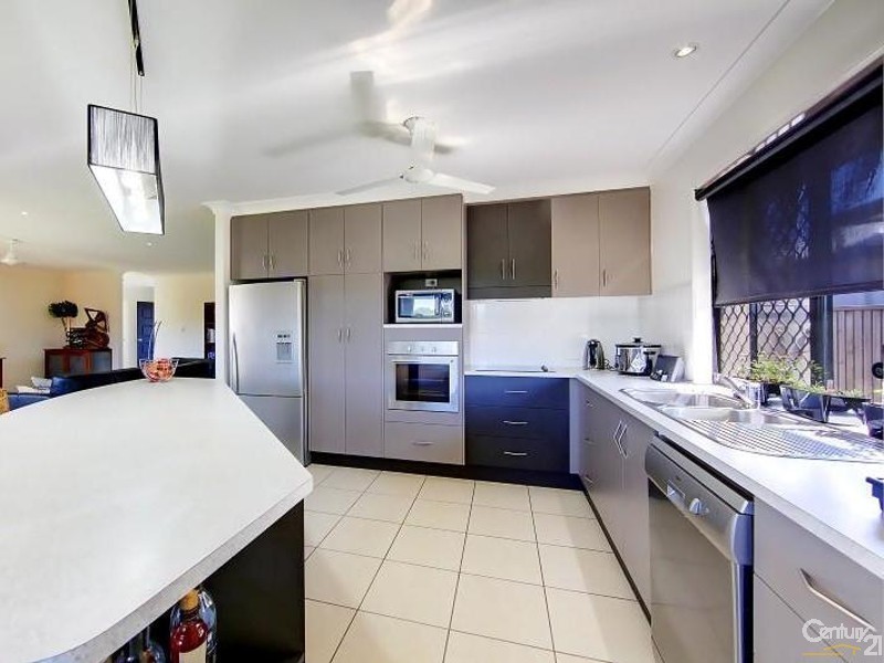 39 Anchorage, Bushland Beach QLD 4818