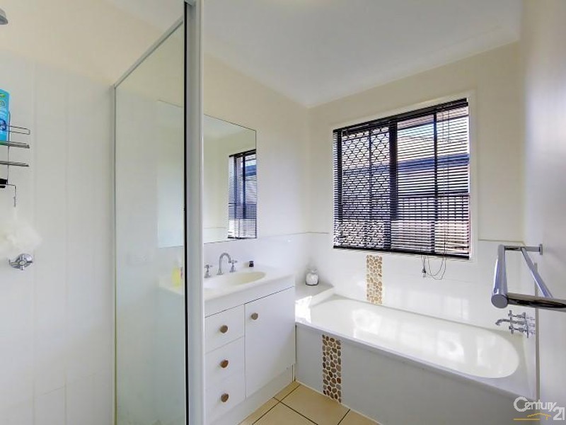 39 Anchorage, Bushland Beach QLD 4818