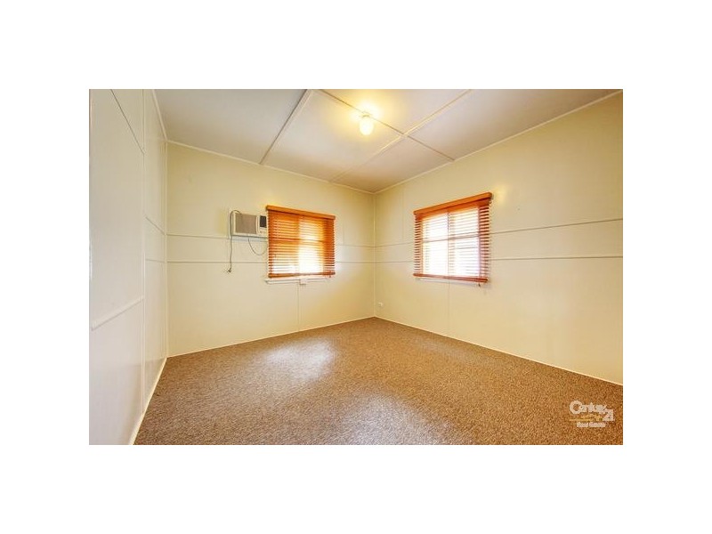 33 Edwards Street, West End QLD 4810