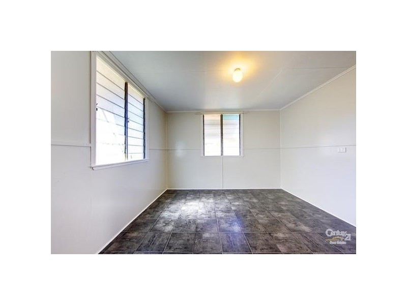 33 Edwards Street, West End QLD 4810