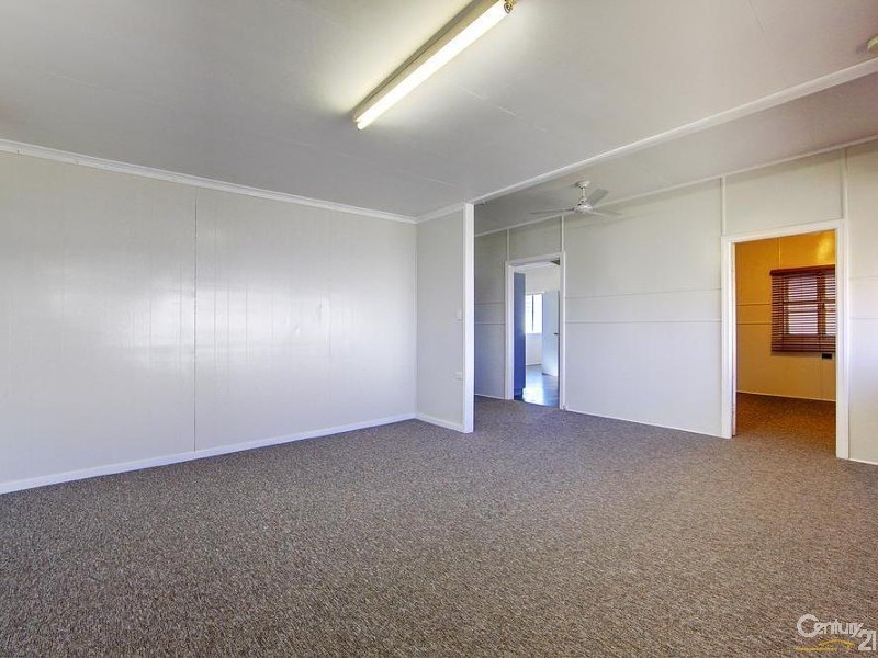 33 Edwards Street, West End QLD 4810