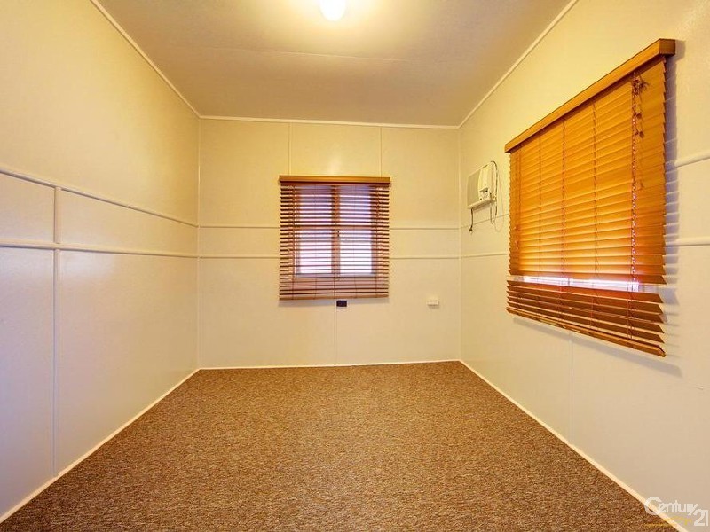 33 Edwards Street, West End QLD 4810