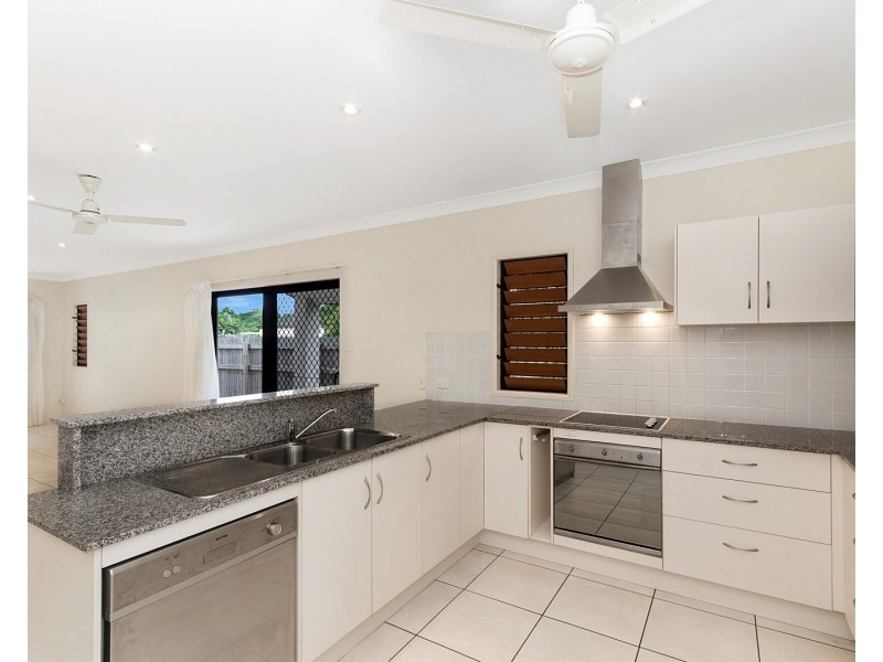1/32 Lothair Street, Pimlico QLD 4812