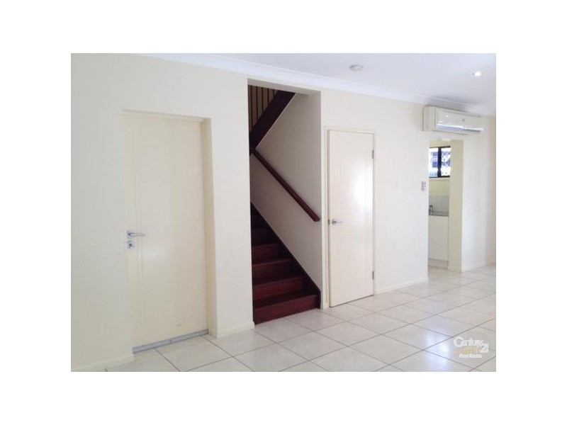 1/32 Lothair Street, Pimlico QLD 4812