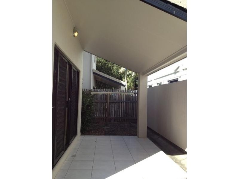 1/32 Lothair Street, Pimlico QLD 4812