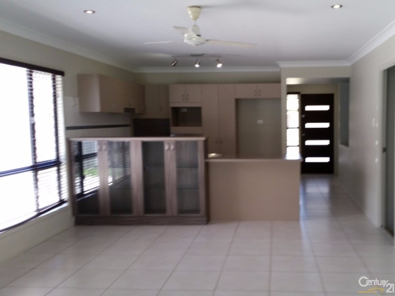 15 Laurie Motti Parade, Kirwan QLD 4817