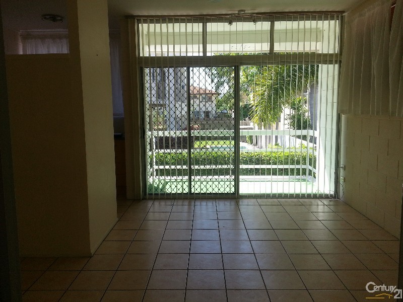 8/76 Cook Street, North Ward QLD 4810