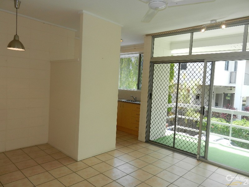 8/76 Cook Street, North Ward QLD 4810