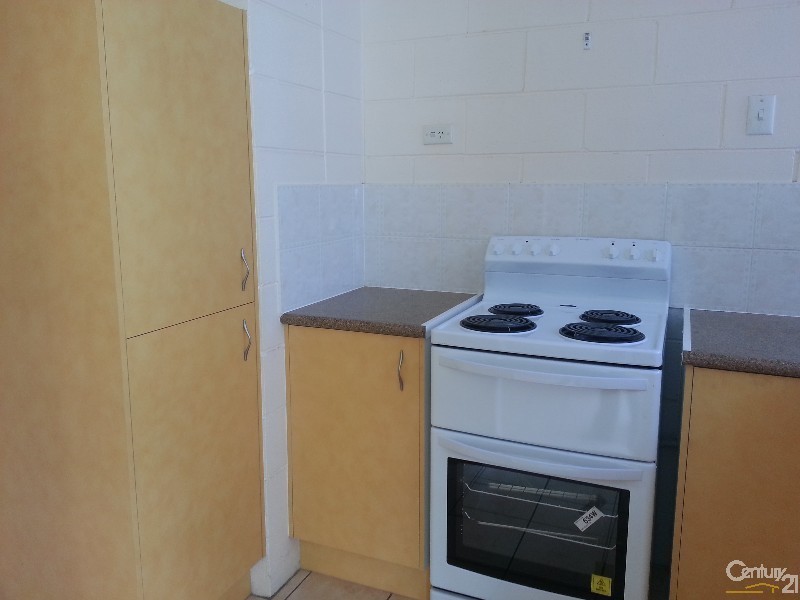 8/76 Cook Street, North Ward QLD 4810