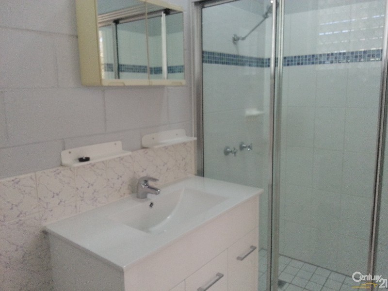 8/76 Cook Street, North Ward QLD 4810