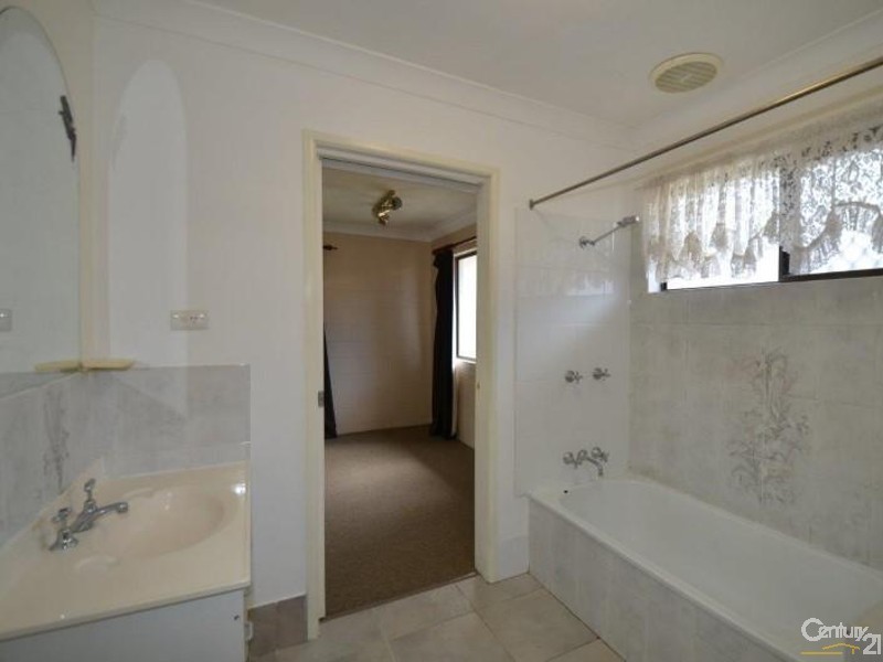 30 Cobham Crescent, Kirwan QLD 4817