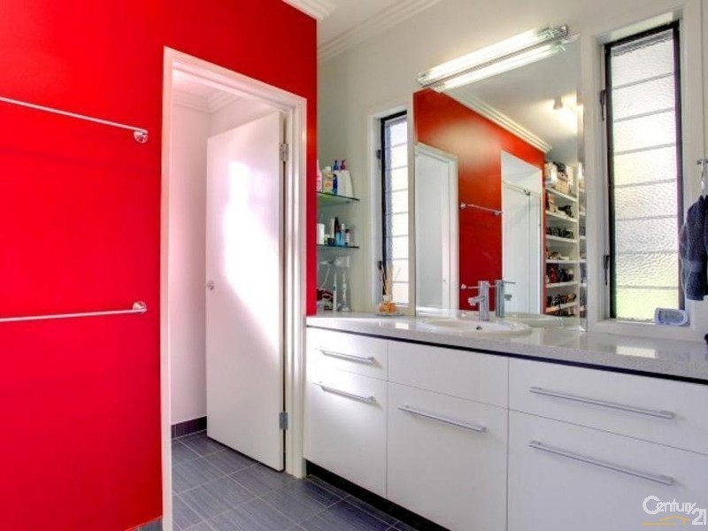 11 Kosciusko Way, Mount Louisa QLD 4814