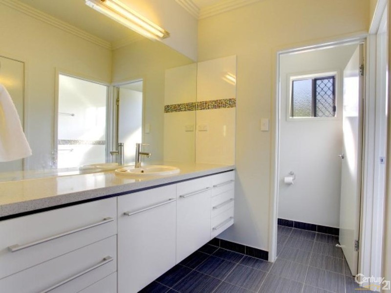 11 Kosciusko Way, Mount Louisa QLD 4814