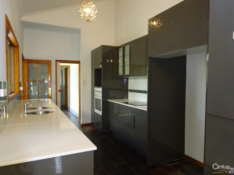 10 Picton Court, Cranbrook QLD 4814