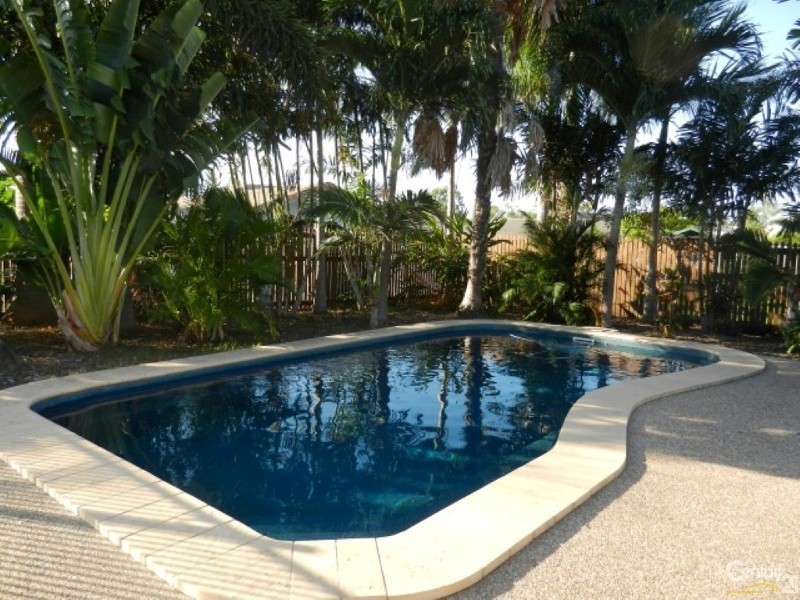 10 Buller Crt, Mount Louisa QLD 4814