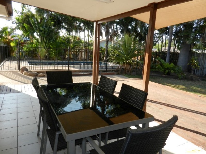 10 Buller Crt, Mount Louisa QLD 4814