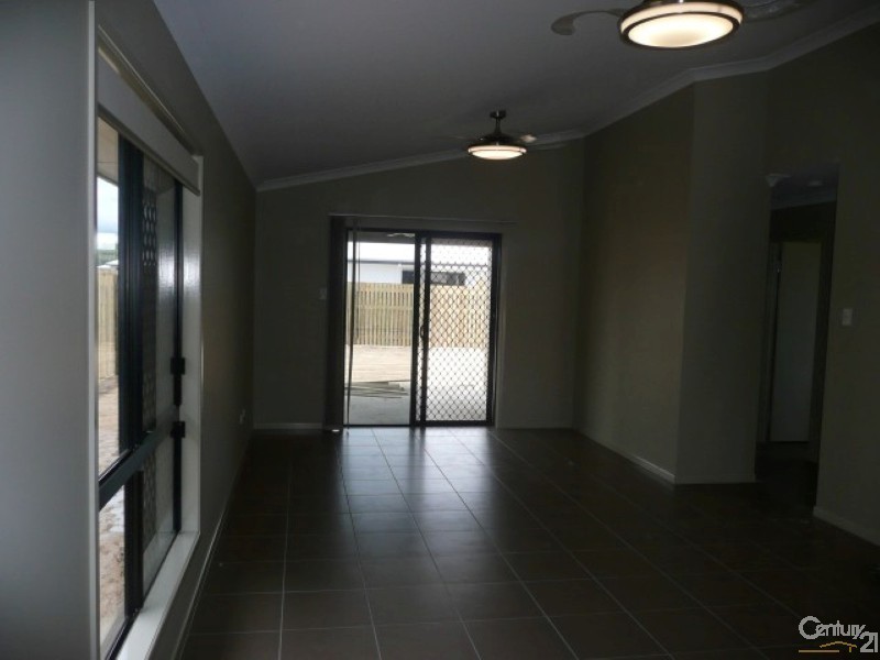 19 Izaro Circuit, Burdell QLD 4818