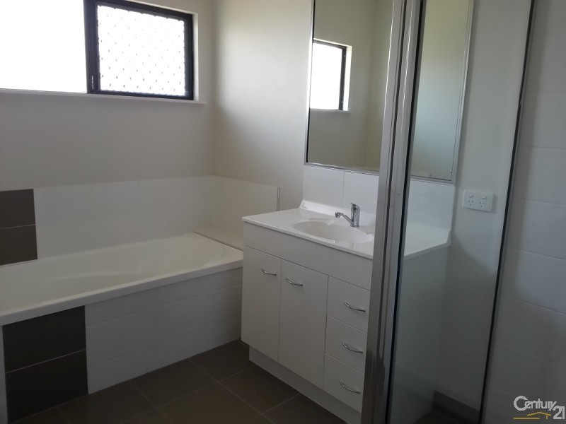 30 Currawinya Court, Bushland Beach QLD 4818