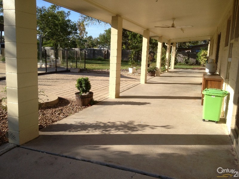 8 Cali Court, Mount Low QLD 4818