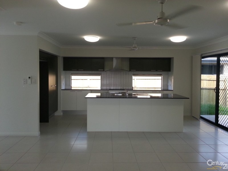 16 Greenbank Pocket, Idalia QLD 4811