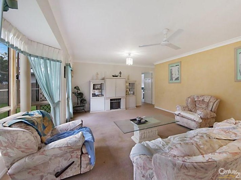 2 Alba Court, Bushland Beach QLD 4818