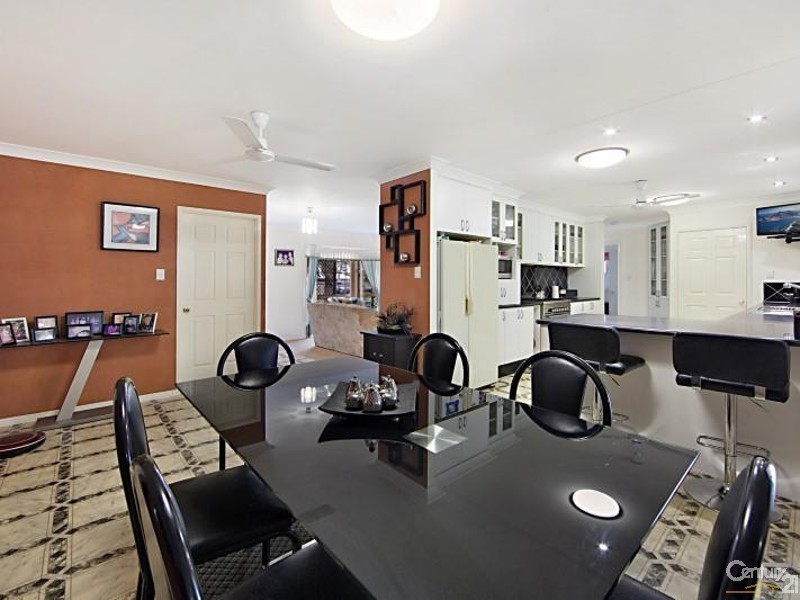 2 Alba Court, Bushland Beach QLD 4818