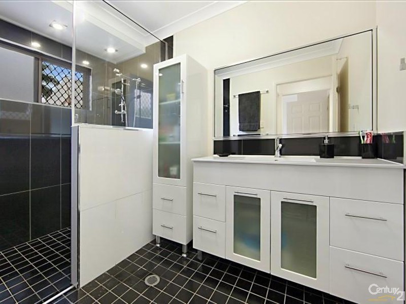 2 Alba Court, Bushland Beach QLD 4818