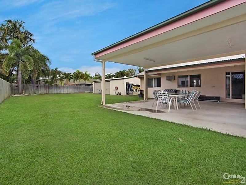 2 Alba Court, Bushland Beach QLD 4818