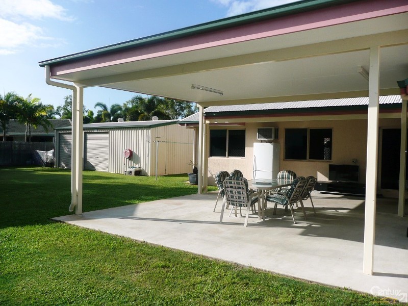 2 Alba Court, Bushland Beach QLD 4818