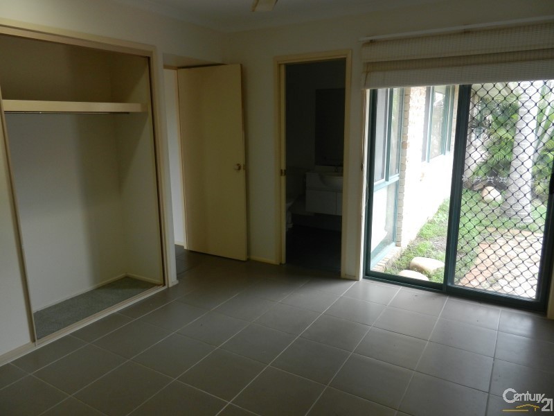 12 Hoop Street, Kirwan QLD 4817