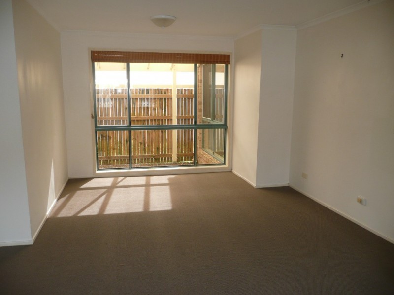 12 Hoop Street, Kirwan QLD 4817